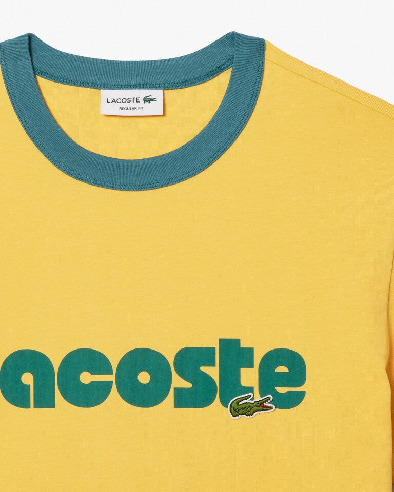 CAMISETA LACOSTE COM DETALHE CONTRASTANTE