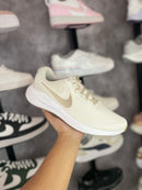 NIKE REVOLUTION 7