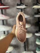 NIKE REVOLUTION 8