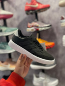 ADIDAS COURTBLOCK
