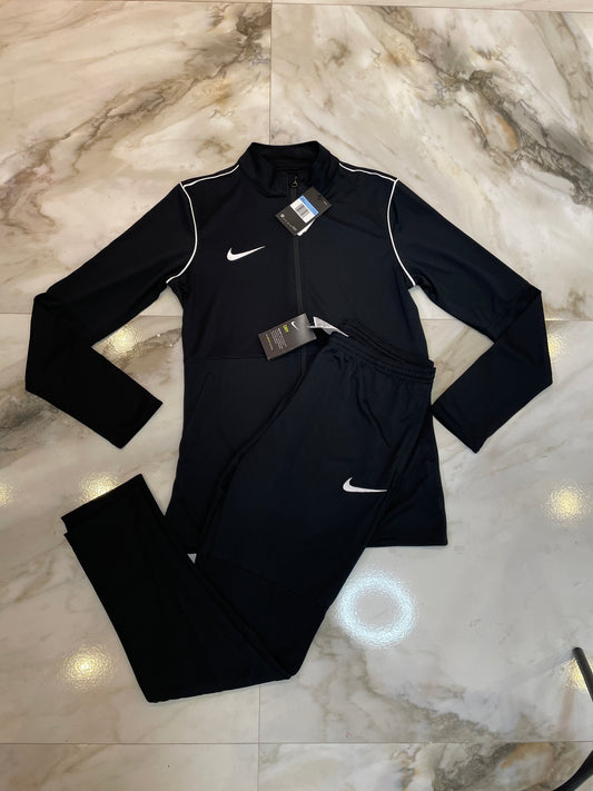 CONJUNTO NIKE TRACKSUIT - PRETO/BRANCO