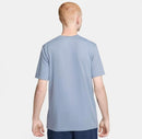 CAMISETA NIKE SPORTSWEAR SWOOSH - AZUL