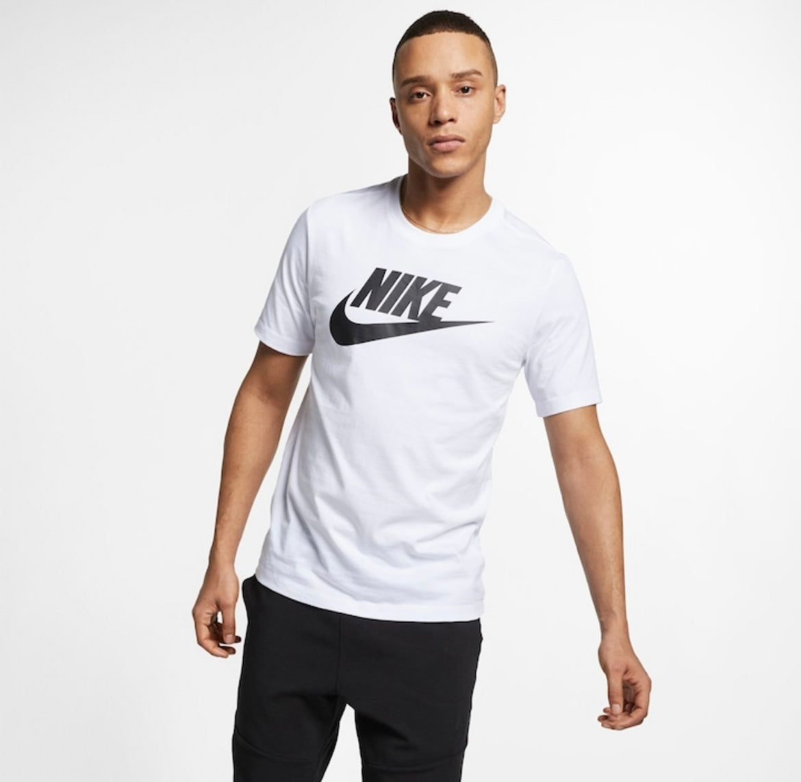 CAMISETA NIKE SPORTSWEAR ICON BRANCA