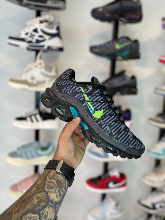 NIKE AIR MAX PLUS TN “CHAMPIONS LEAGUE”