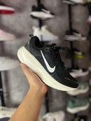 NIKE VOMERO 18