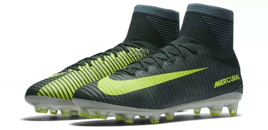 シューズ NIKE Mercurial Superfly V CR7 FG NIKE MERCURIAL SUPERFLY V CR7 - INFANTIL