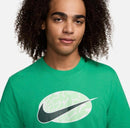 CAMISETA NIKE SPORTSWEAR SWOOSH - VERDE