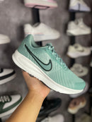 NIKE RUN DEFY