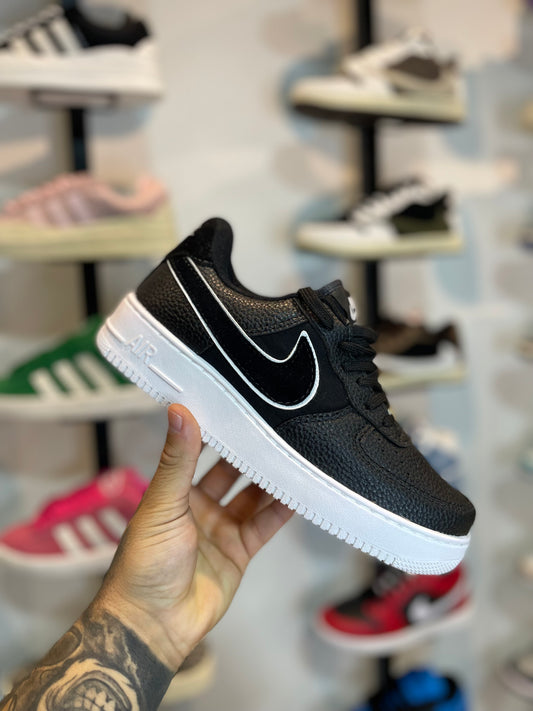 NIKE AIR FORCE 1 - PRETO