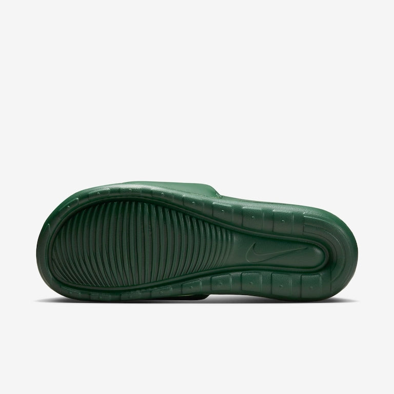 NIKE VICTORI ONE - VERDE