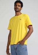 CAMISETA LACOSTE LIVE CROCO DE FERRO - AMARELA